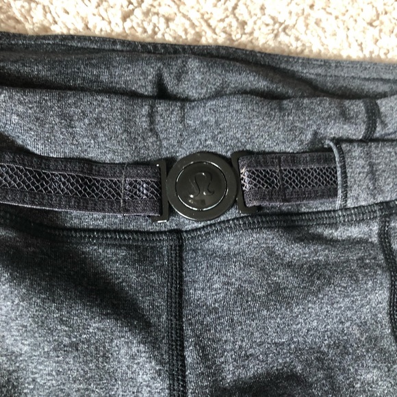 Lululemon belted ankle pants size 4 - Picture 2 of 3